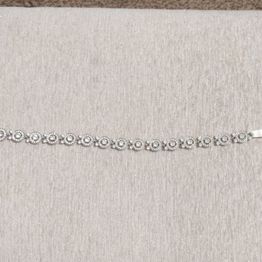 Pave circle sash